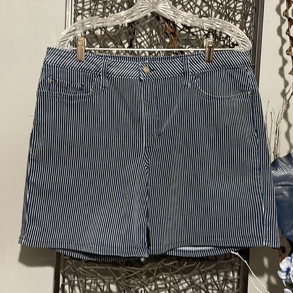 LEE Jean Short - Picture 1 of 4